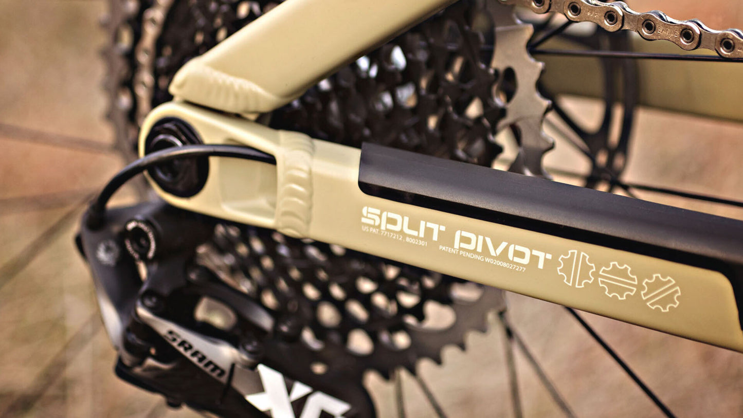 Salsa Deadwood carbon 29-plus full-suspension bike rear dropout area focus