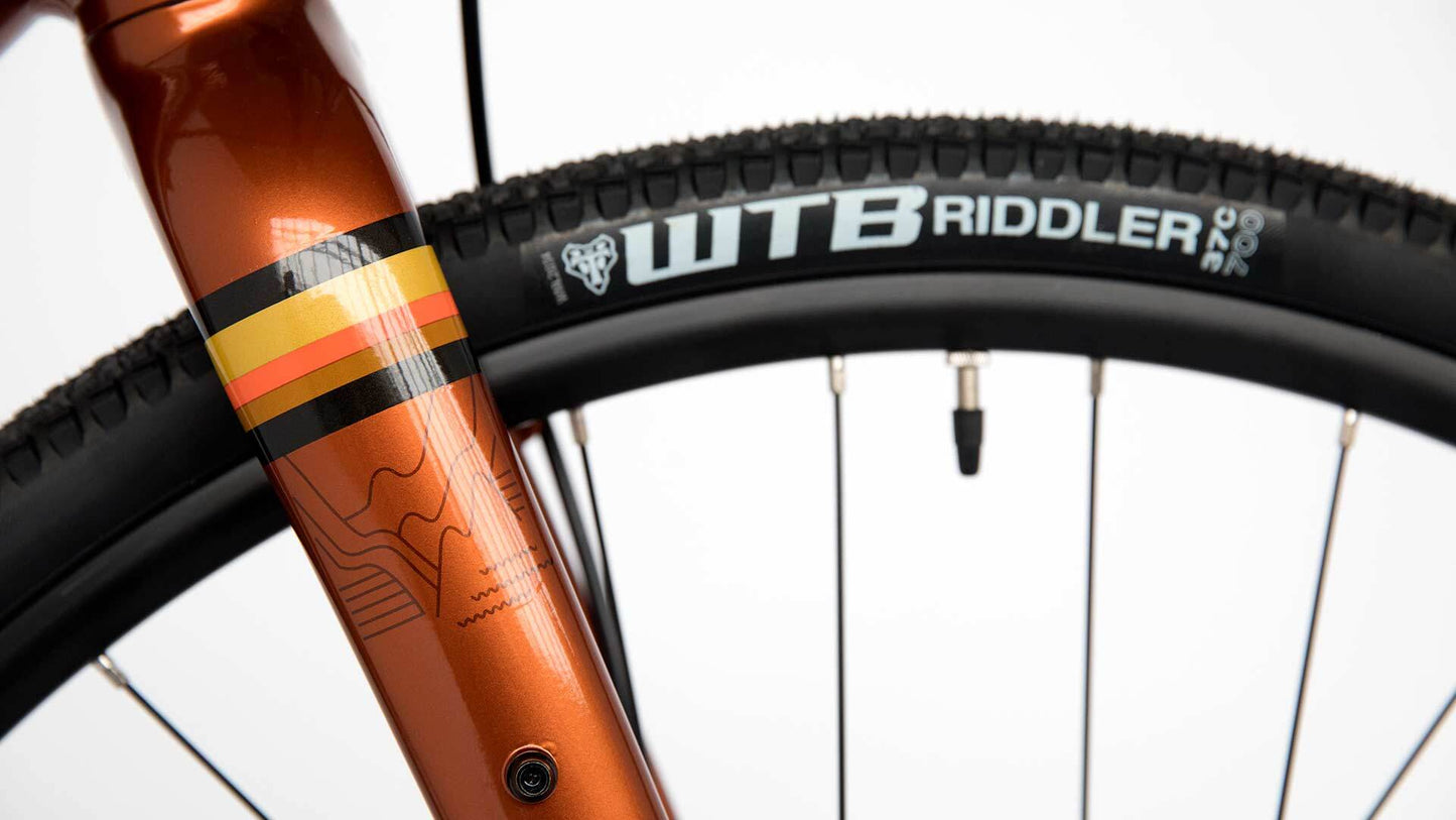 Salsa Journeyman Flat Bar Claris 700c bike copper color fork and front wheel focus