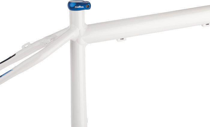 Salsa Mamasita frame white color top tube and seat tube area focus