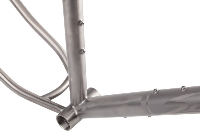 Salsa Mukluk Ti frameset bottom bracket area focus