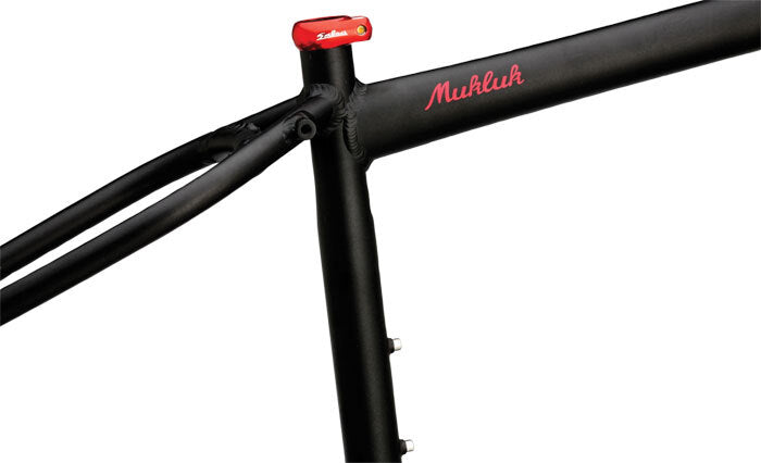 Salsa Mukluk 2 frameset black color top tube and set tube area focus