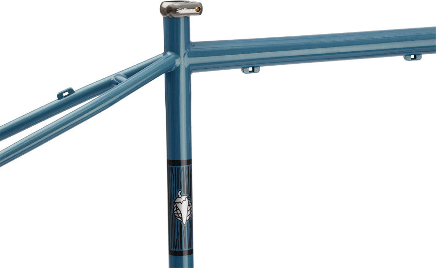 Salsa El Mariachi frame blue color seat and top tube area focus