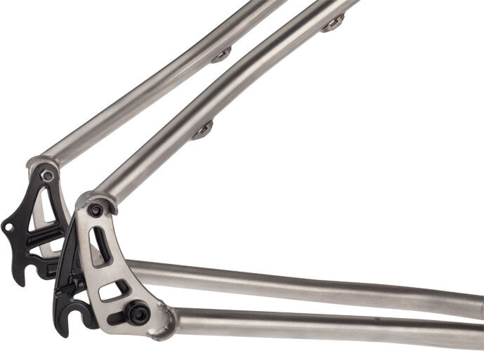 Salsa Mukluk Ti frameset rear dropout area focus