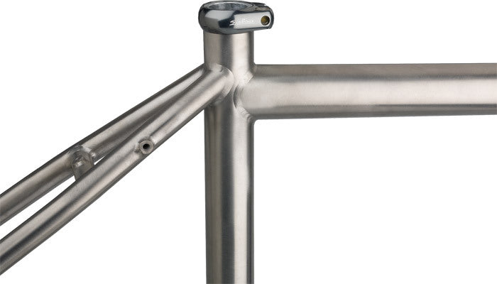 Salsa Vaya Ti frame top tube and seat tube area focus