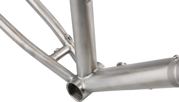 Salsa Vaya Ti frame bottom bracket area focus