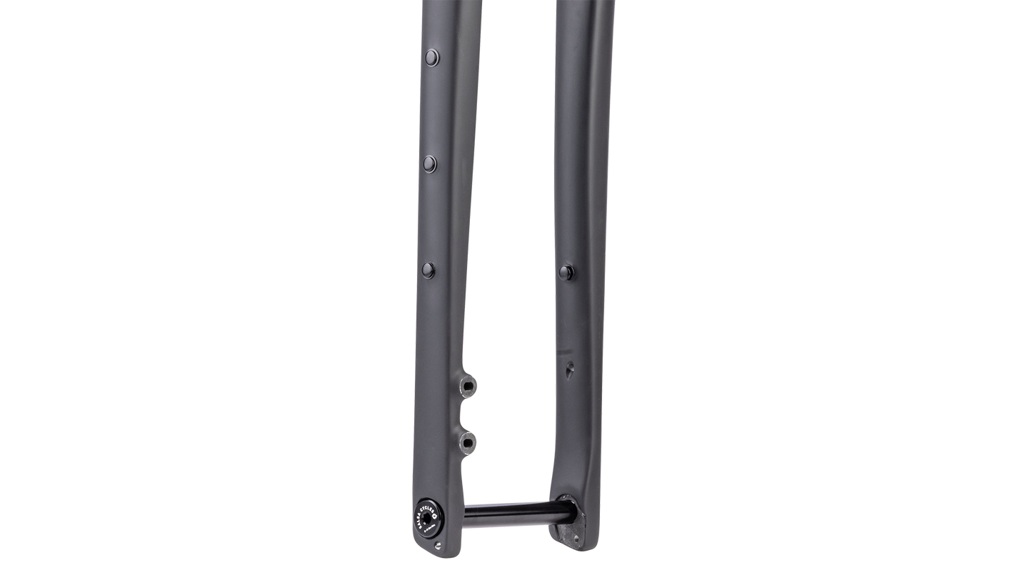 Salsa Cutthroat Carbon Fork - Black Matte - Axle close up view