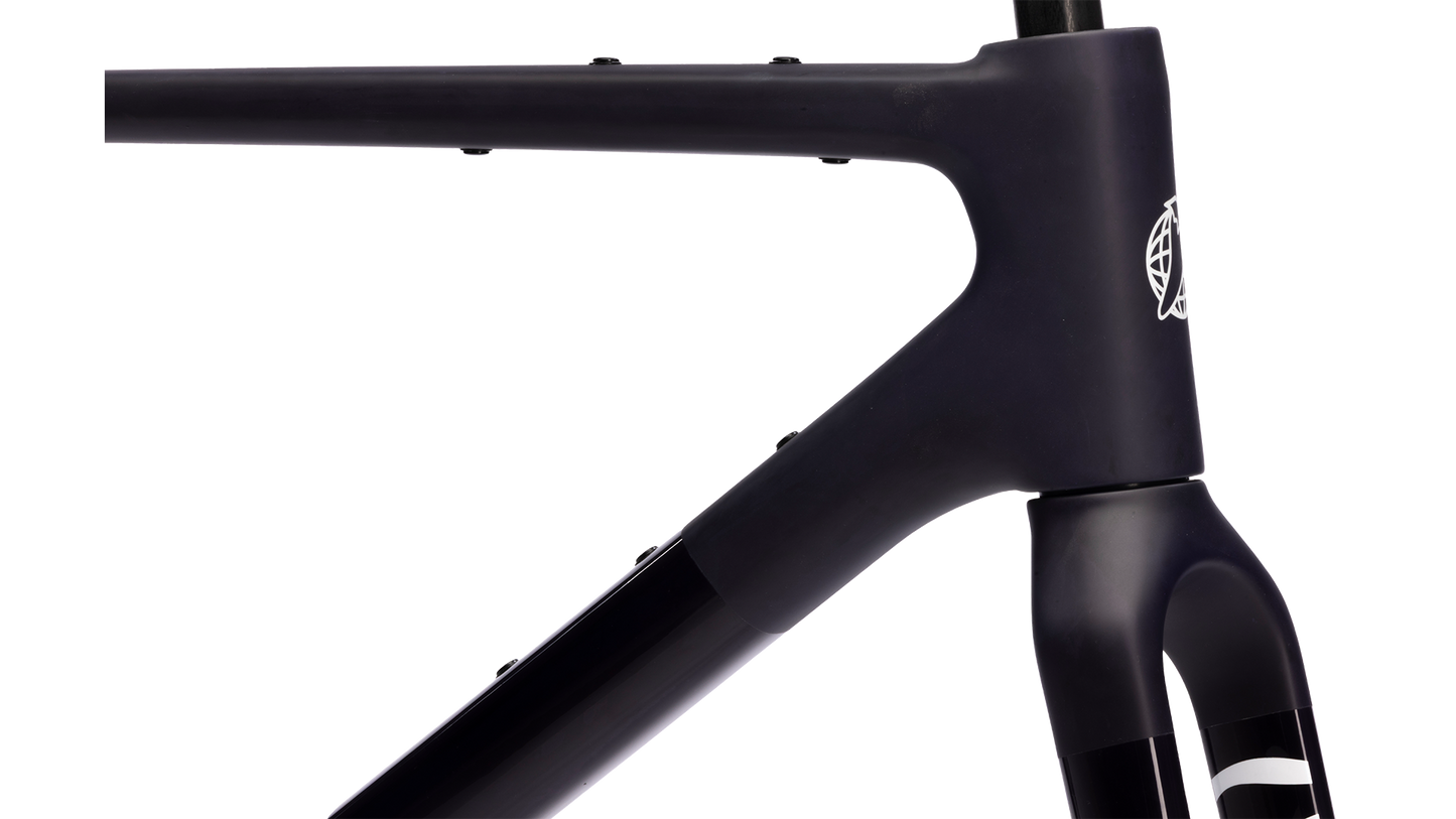 Salsa Flyway DLX Carbon Frameset - Midnight - Closeup view of steerer tube