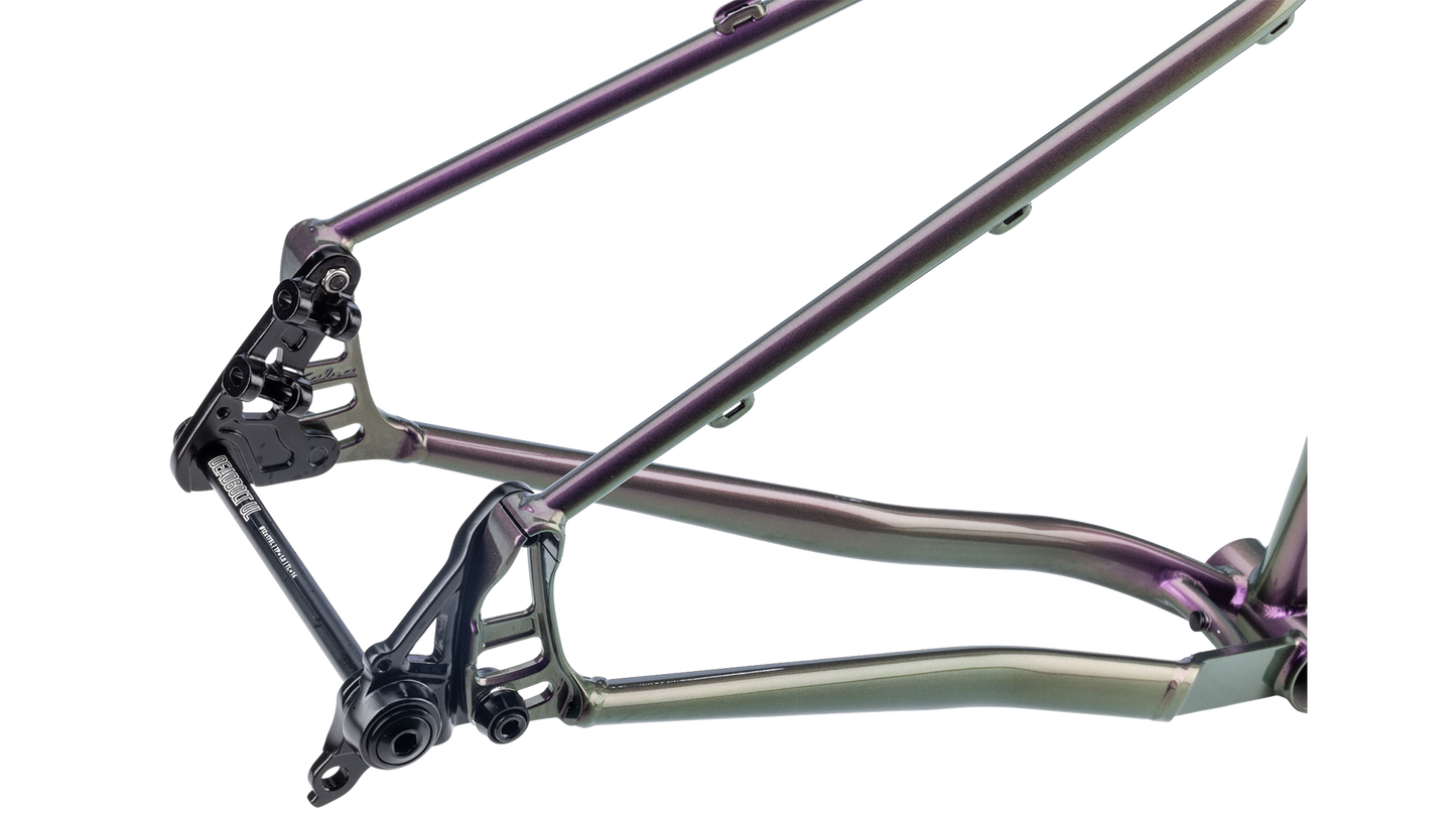 Salsa Fargo 32 Steel Framset - Pearl Orchid - Rear axle closeup