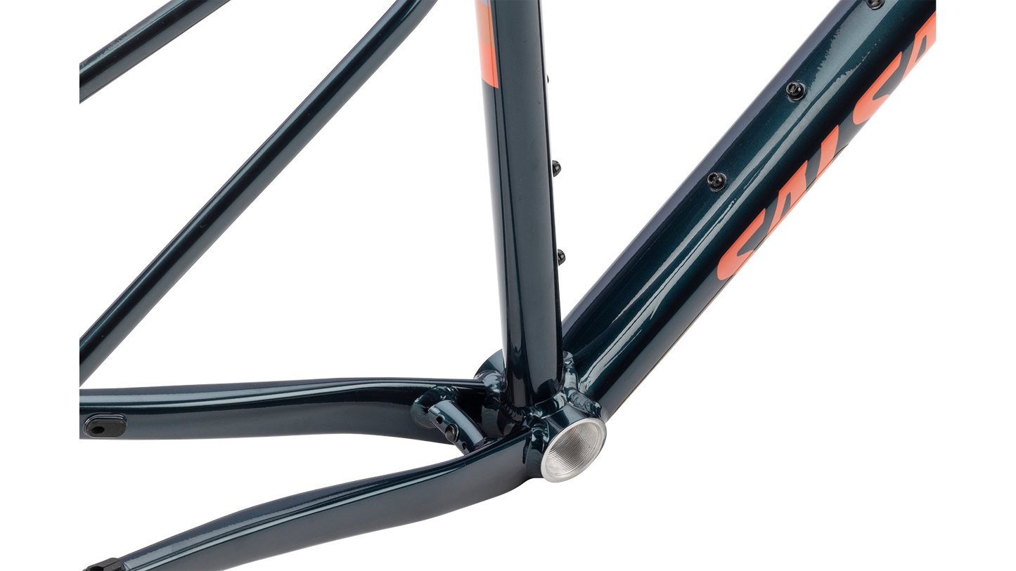 Salsa Journeyer Gravel Bike Frameset - Midnight Blue - Lower half of frame closeup